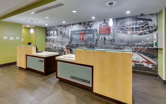 La Quinta Inn & Suites by Wyndham Starkville at MSU