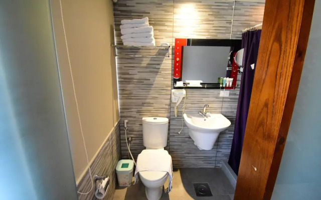 Crown Royal Hotel Tyr