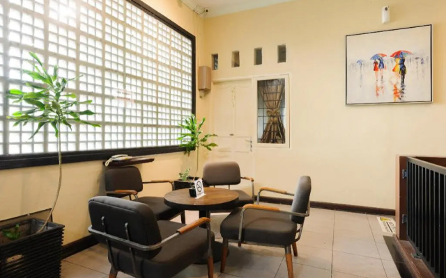 RedDoorz Plus near Universitas Sumatera Utara