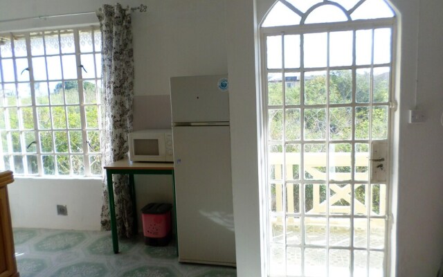 Apartment with 3 Bedrooms in Calodyne, with Enclosed Garden And Wifi - 300 M From the Beach