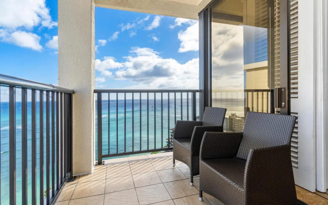 Oceanview Penthouse Suite