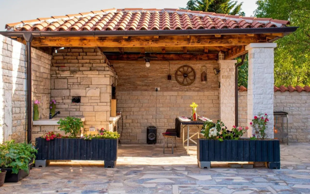 Apartments with pool in Pula,Croatia
