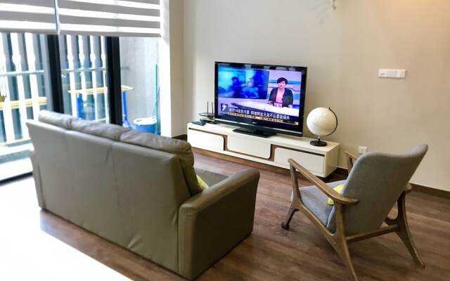 Sunset Seaview Vacation Condos @ R'viera SOHO