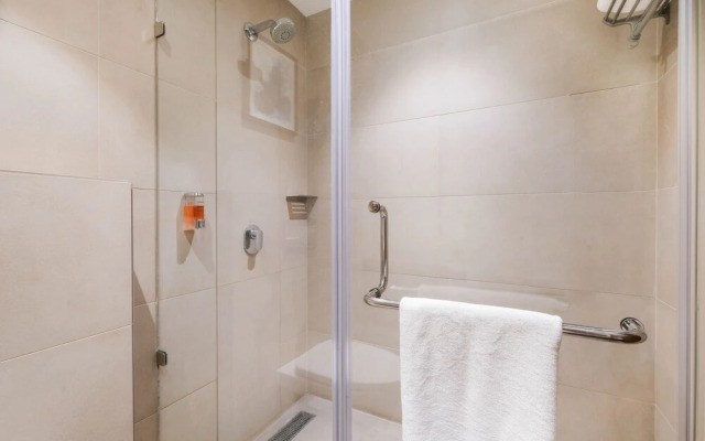 7 Apple Hotel - Viman Nagar Pune