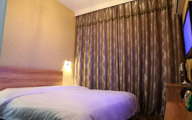 Caihong Jia'ri Inn Donghu Branch
