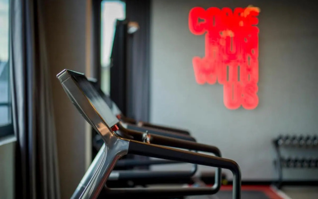 Отель Radisson RED Belgrade