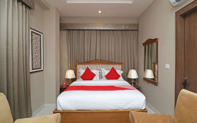 OYO 13035 Noosa Hotel