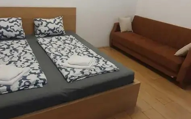 Group Stay 3 Apts Near Enkplatz