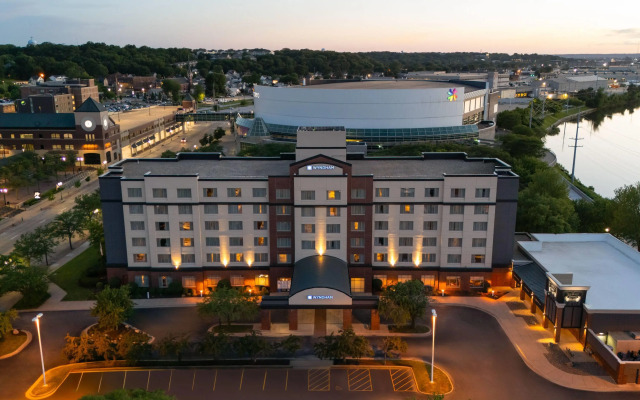 Wyndham Moline on John Deere Commons