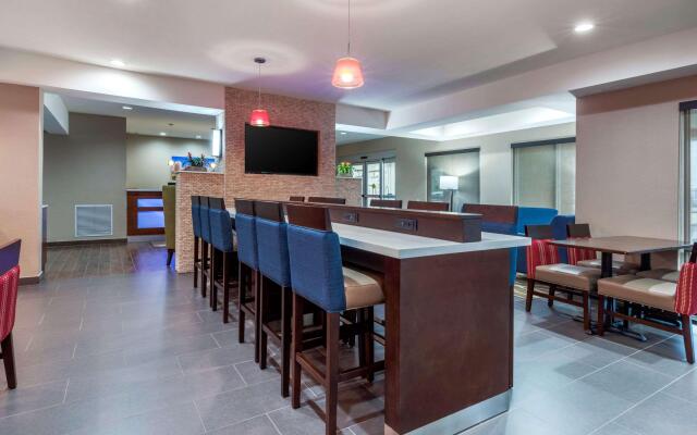 Comfort Inn & Suites Montgomery East Carmichael Rd