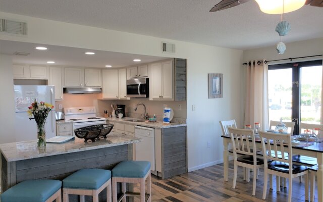 Island Winds West 170