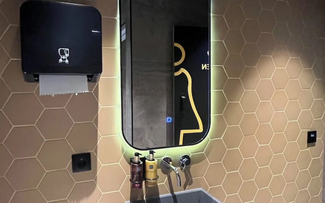 The Hyve Capsule hostel Amsterdam