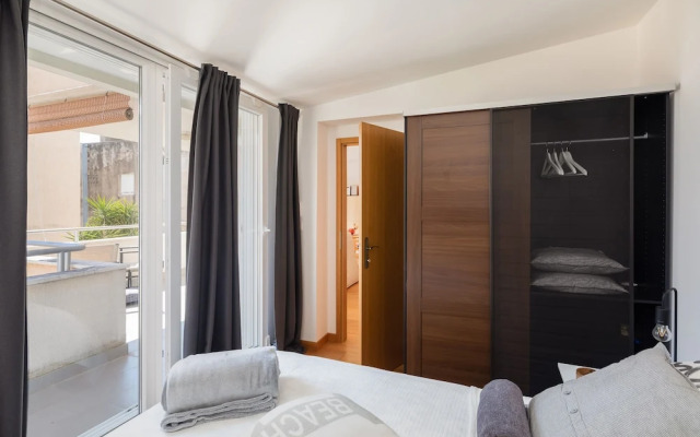 Modern apt With Terrace 4 min Walk to the Beach