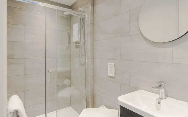 4 Berkeley Sq - YourApartment