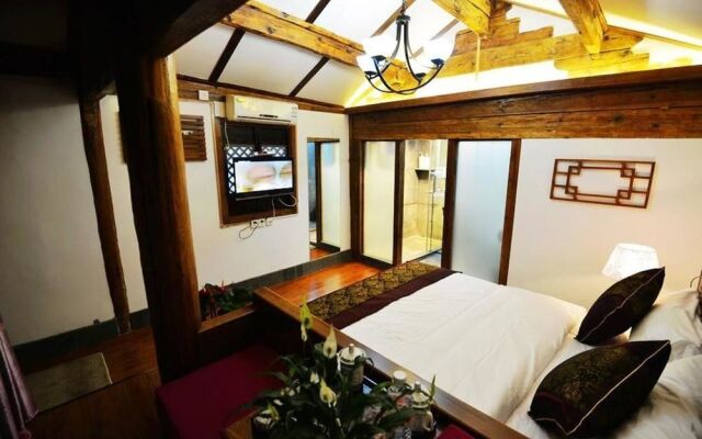 Lijiang Yiran Ethnic custom Viewing Inn