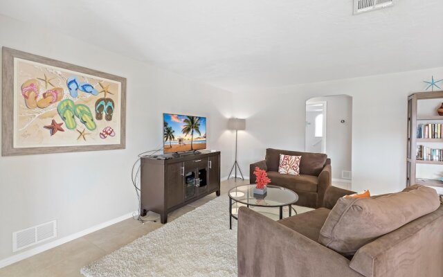 Waterfront Home With Pool and Western Exposure