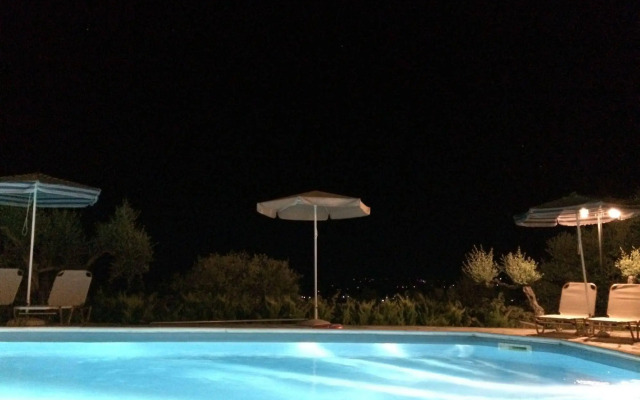 Manolia Studios