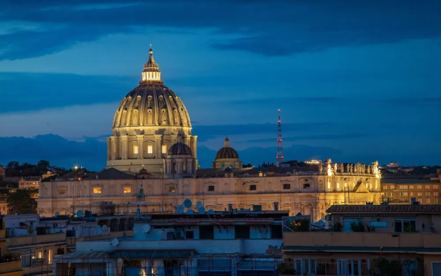 Bloom  Rome