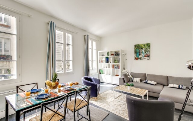 Louvre - Saint Honore Area Apartment