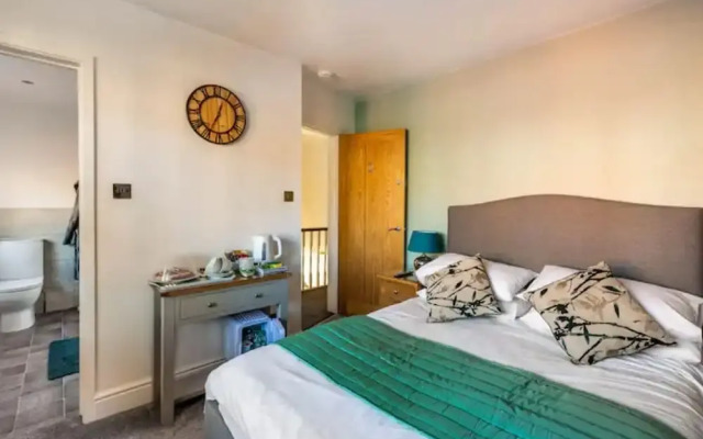Camaraderie Guest House