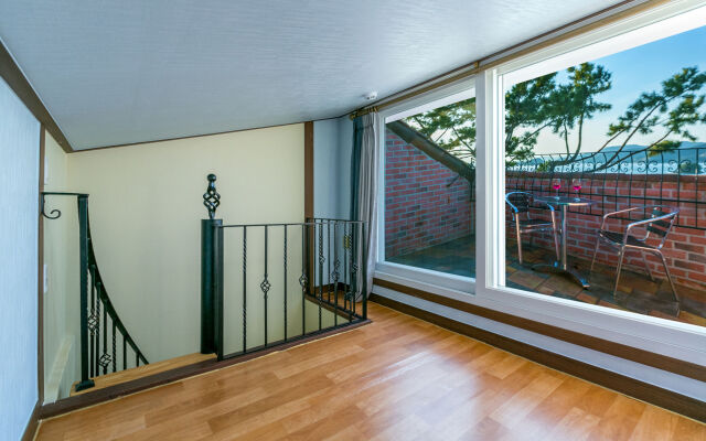 Tongyeong Beachcastle Resort