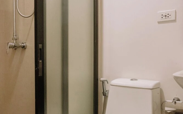 Room-spacious Barkada Gathering