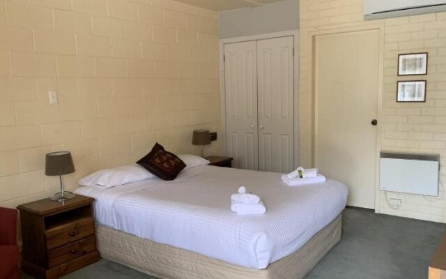 Robertson Country Motel