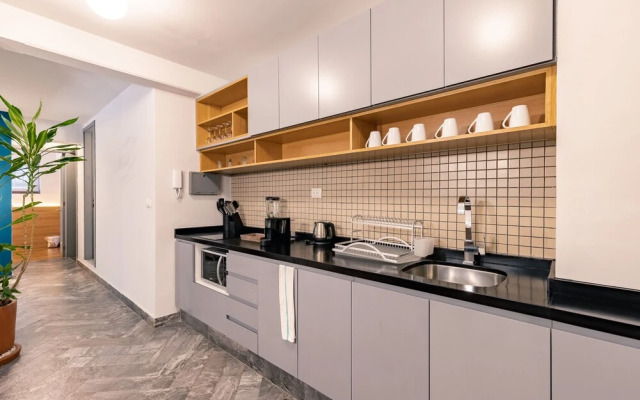 Casai Gorgeous 2 BR Apt With Rooftop