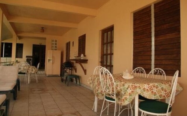 The Seaside Garden Guesthouse