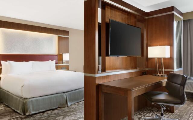 DoubleTree by Hilton Toronto Airport West