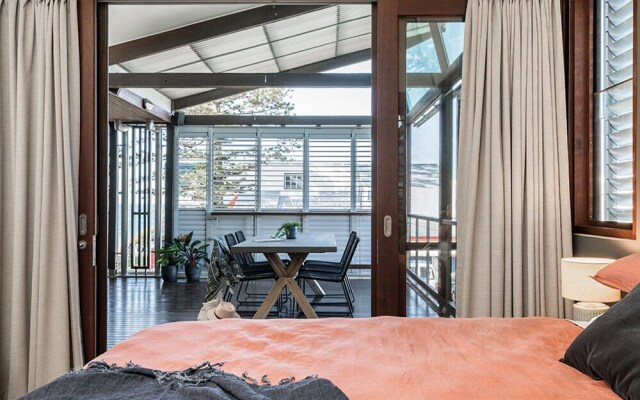 Your Luxury Escape - On The Bay 2