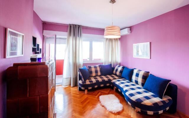 Marina Bay Apartment