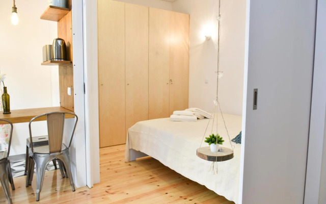 Peaceful & Cozy Studio w/ Balcony