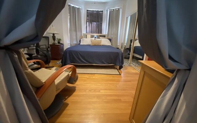 Room-7 Private Room With Jacuzzi, Massag