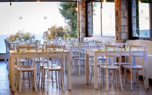 Elios Hill - Sun Kissed Happiness Hotel