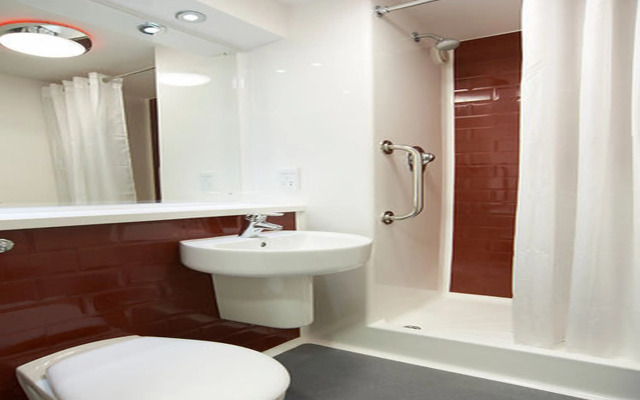 Travelodge Camberley Central