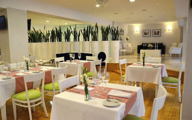 Le Parc Hotel & Suites