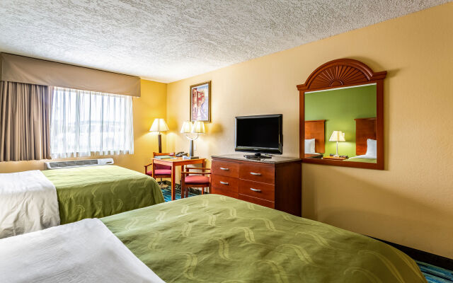 Quality Inn & Suites Farmington