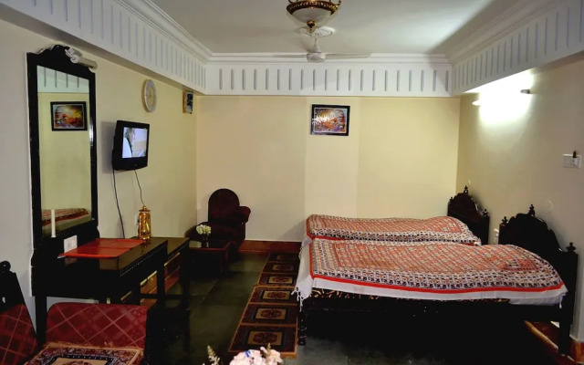 Mahadev Palace