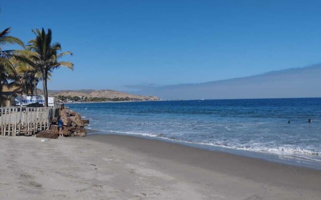 Los Almendros Mancora