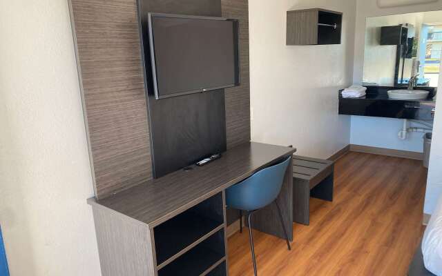 Motel 6 Gulfport, MS – Airport