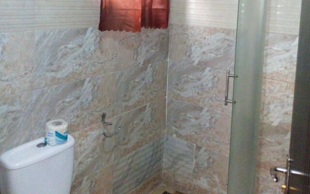 Danest Hotel And Suites