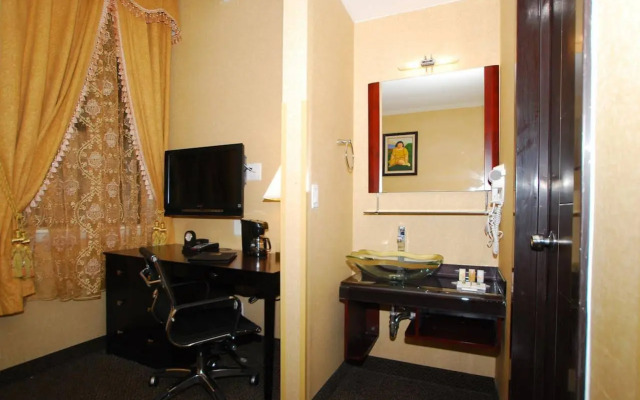 Baltimore Plaza Hotel
