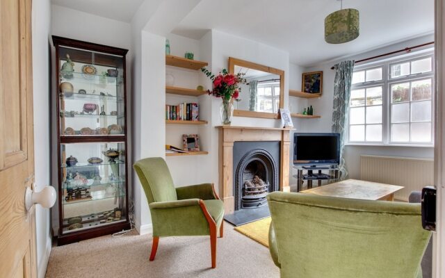 Light and Spacious Cottage, Located in the Pleasant Centre of Brighton