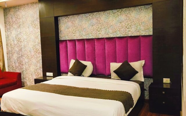 Roomshala 104 Hotel Billions