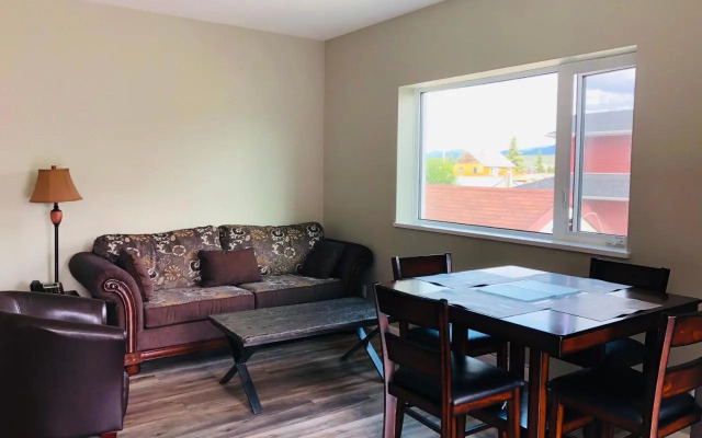 Downtown Whitehorse 4 bedrooms deluxe condo