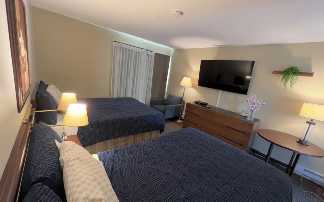Monashee Motel