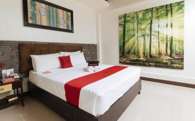 RedDoorz Plus @ Melsol Metro Vigan