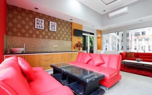 RedDoorz near Solo Square 3 – Lobby – Surakarta