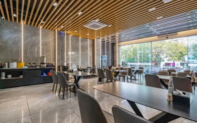 Skyscraper Hotel (Wenling Jingyuan Branch)